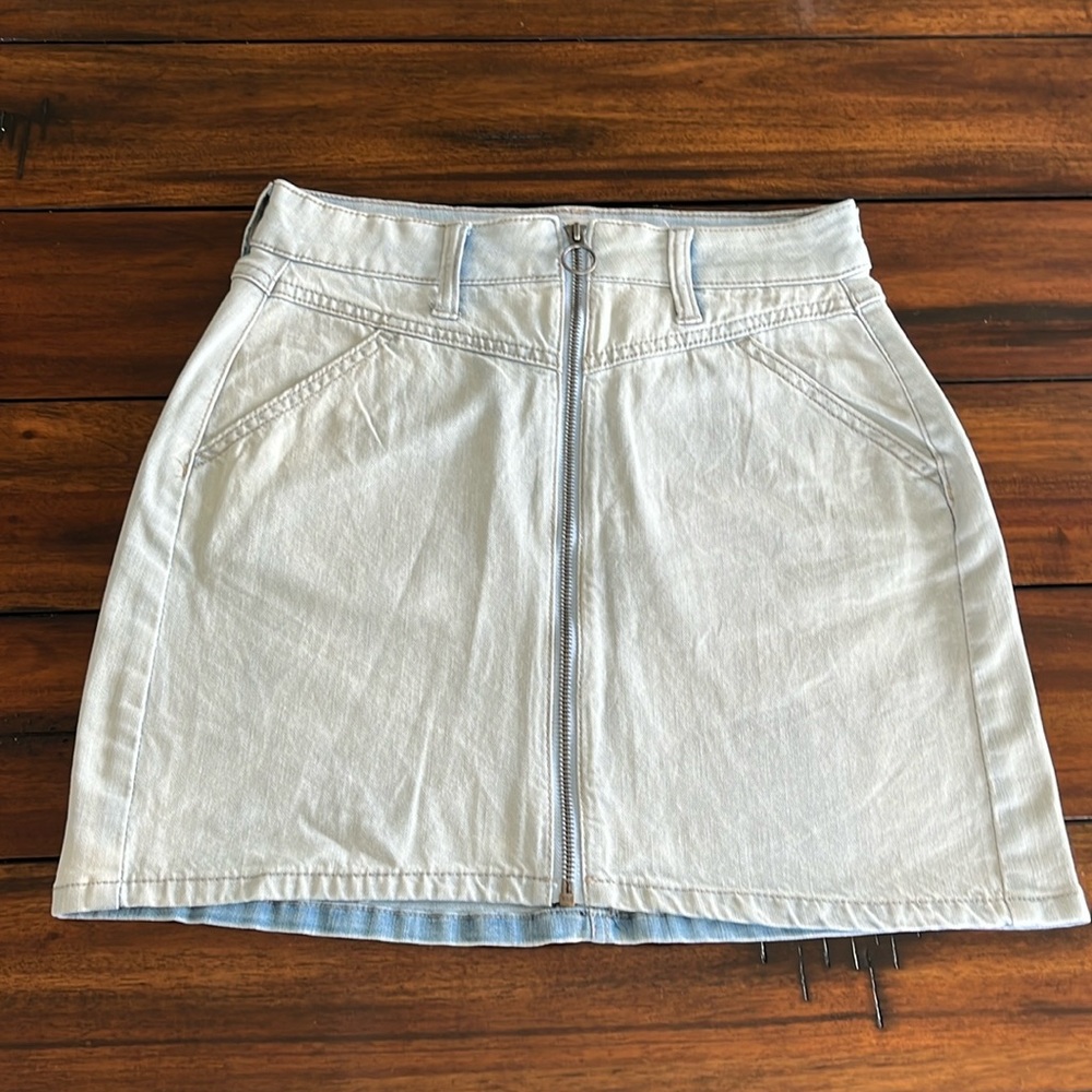 SO kohl’s light washed jean skirt size 3/26W